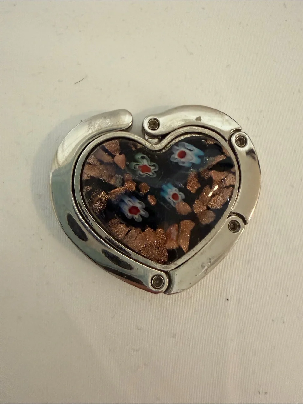 Purse Holder Heart-Shaped Silver Tone Millefiori Glass - Black & Copper